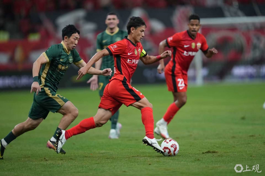 海港队对阵浙江队比赛回顾_海港队本赛季最后一个主场_末轮打平即夺冠!海港两送世界波3-0浙江