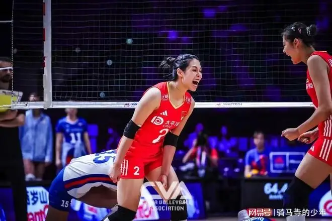 中国女排主力球员海外联赛_朱婷国家队核心地位_美国女排主攻