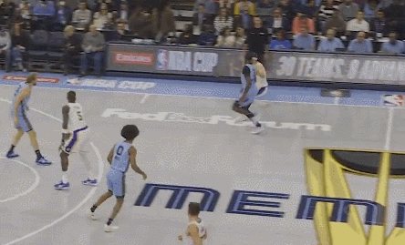 东契奇44+12+6完爆莫兰特，里皇退位艾顿0篮板，湖人15_东契奇44分比赛回顾_NBA比赛日湖人灰熊