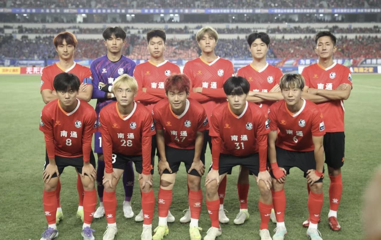 泰州点球大战胜南通 夺苏超冠军_江苏城市足球联赛决赛 泰州队点球胜南通队 苏超赛事观赛人次纪录