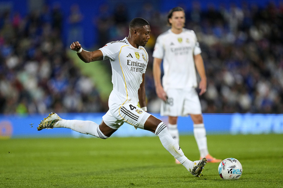 14赛季皇马阵容_阿拉巴明年夏天离开皇马_阿拉巴皇马生涯结束