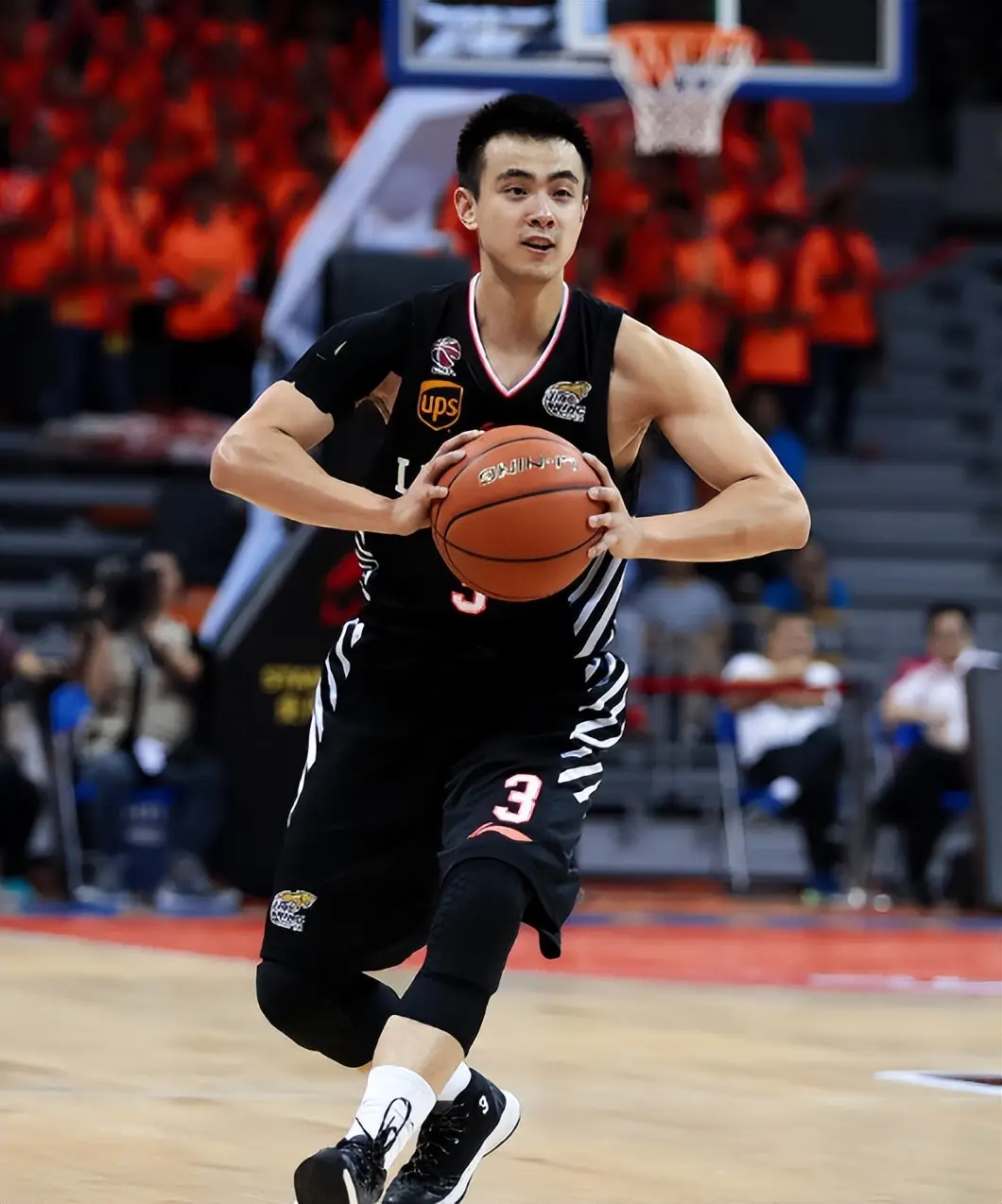 赵继伟全运会受伤 辽宁男篮后卫线危机 中国男篮后卫线困境_辽宁男篮对四川决赛