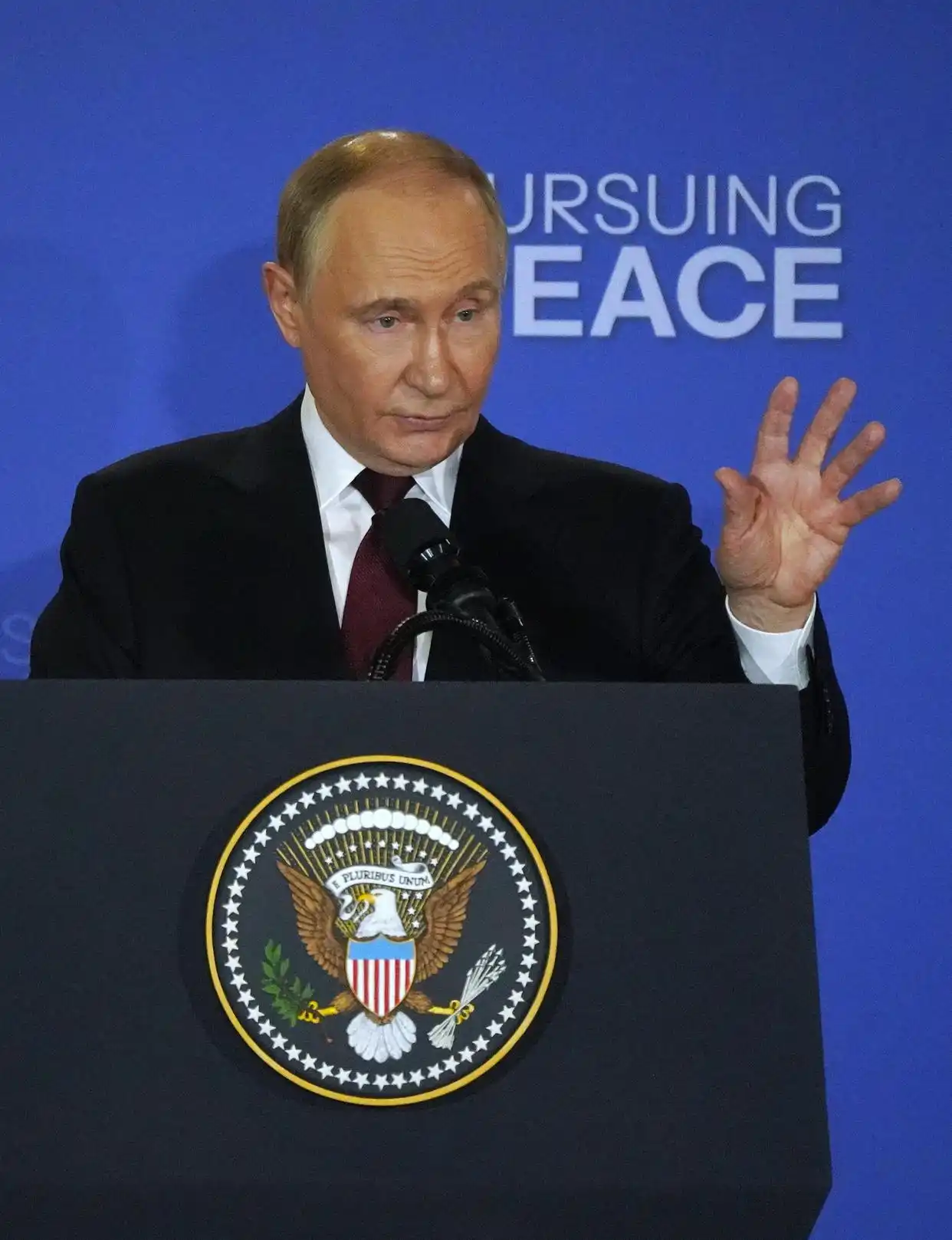 俄美会谈未达成乌克兰问题折中方案_俄美未达成“和平计划”折中方案_俄罗斯总统普京和美国中东问题特使威特科夫会谈