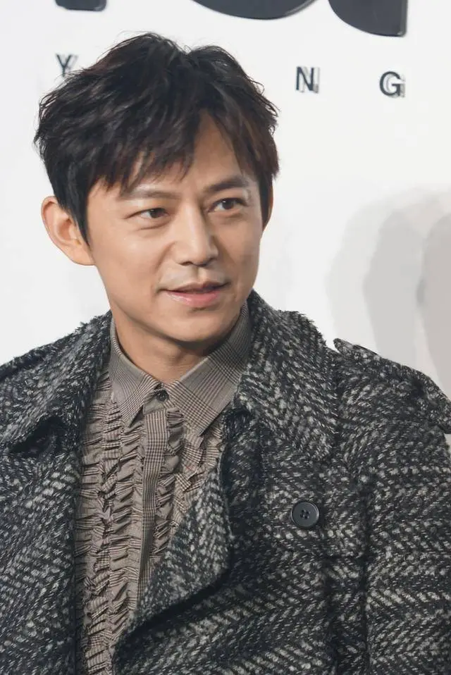 何炅衰老焦虑_何炅回应衰老焦虑:准备再干三四十年_何炅断崖式衰老