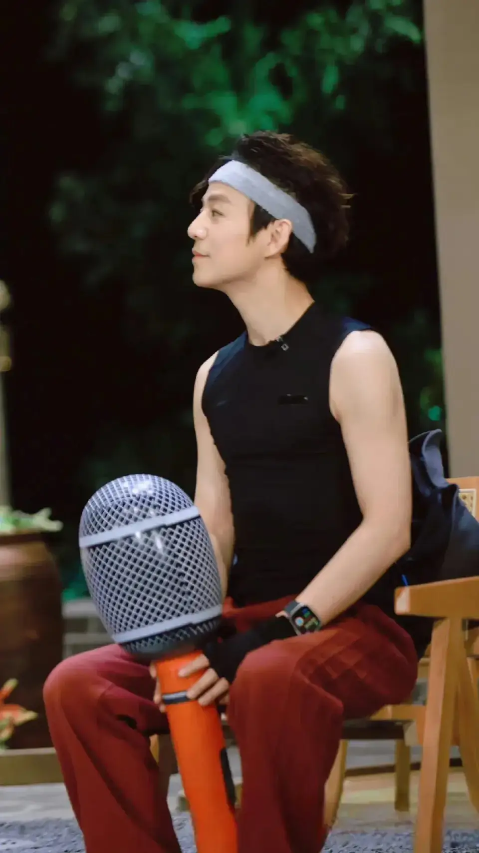 何炅回应衰老焦虑:准备再干三四十年_何炅断崖式衰老_何炅衰老焦虑