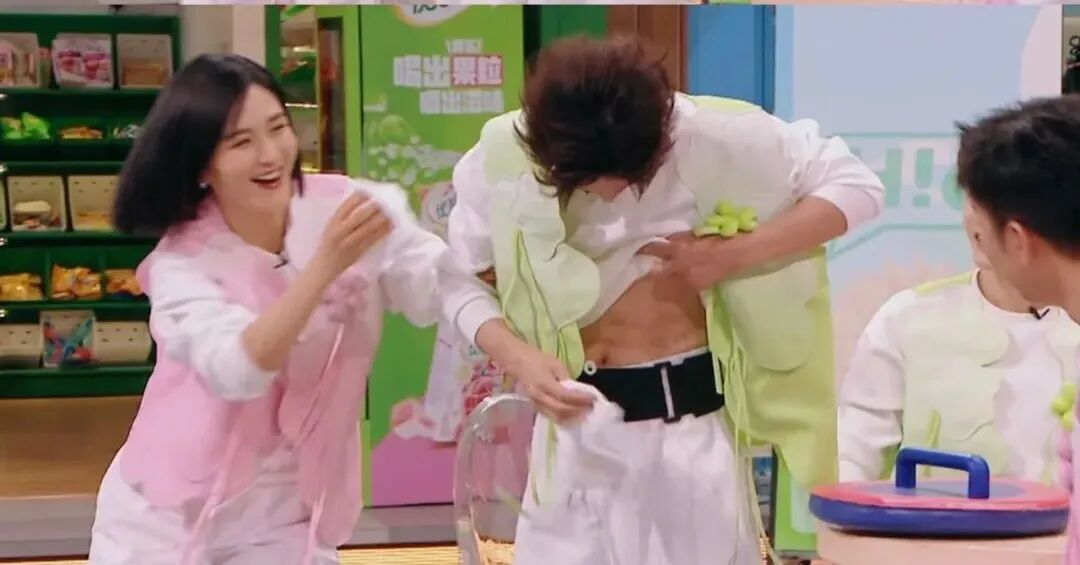 51岁何炅回应:“最近谣传我有衰老焦虑”