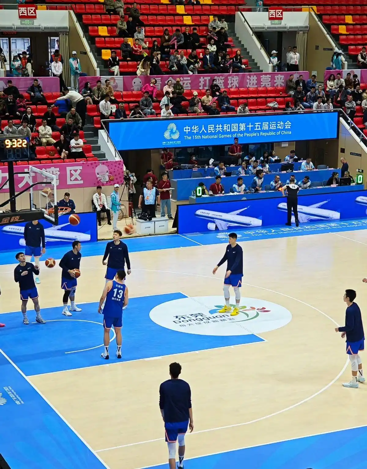 组图:四川全运男篮大胜湖北 周琦内线进攻_周琦领衔四川男篮实力分析_四川男篮全运会冠军