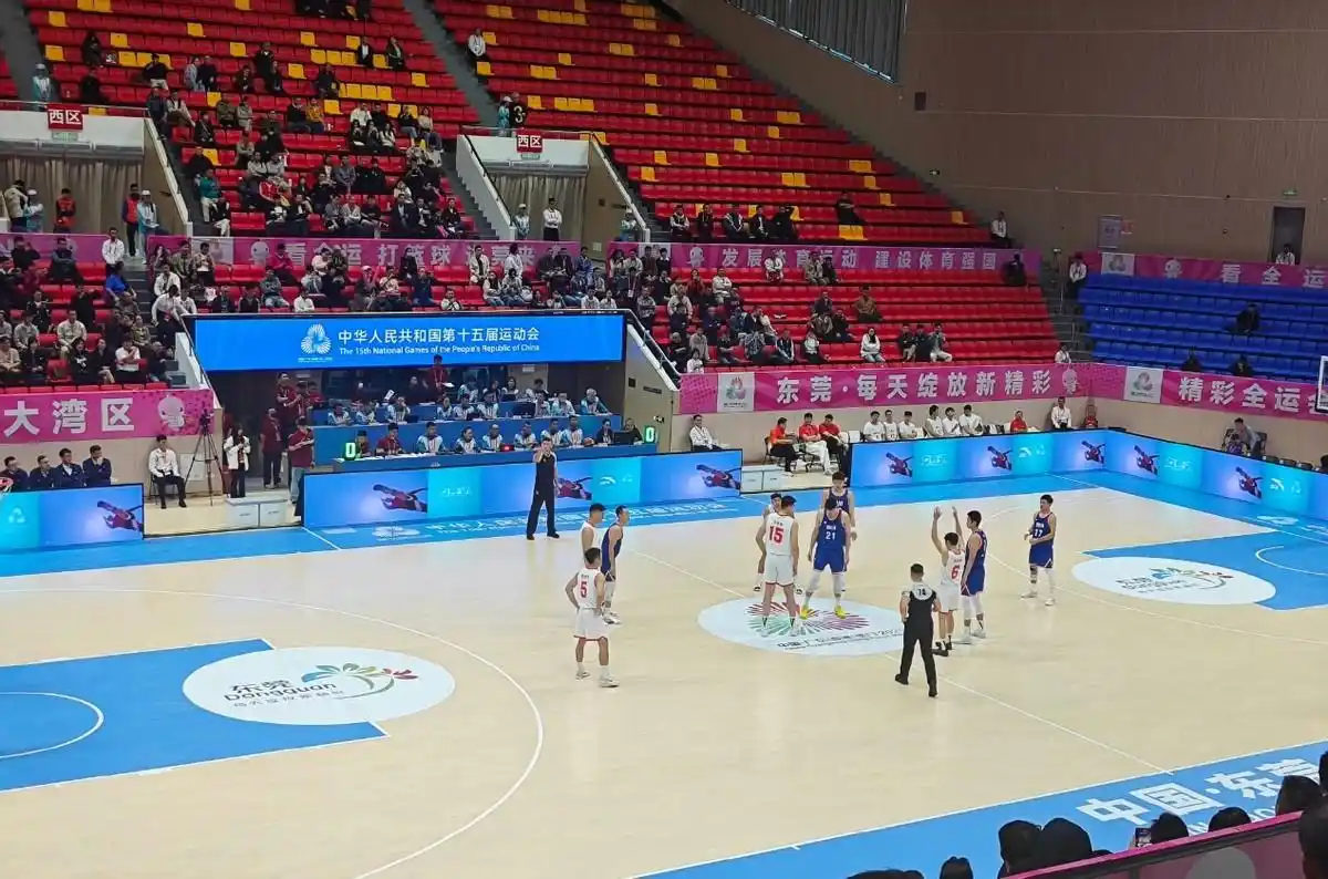 组图:四川全运男篮大胜湖北 周琦内线进攻_四川男篮全运会冠军_周琦领衔四川男篮实力分析