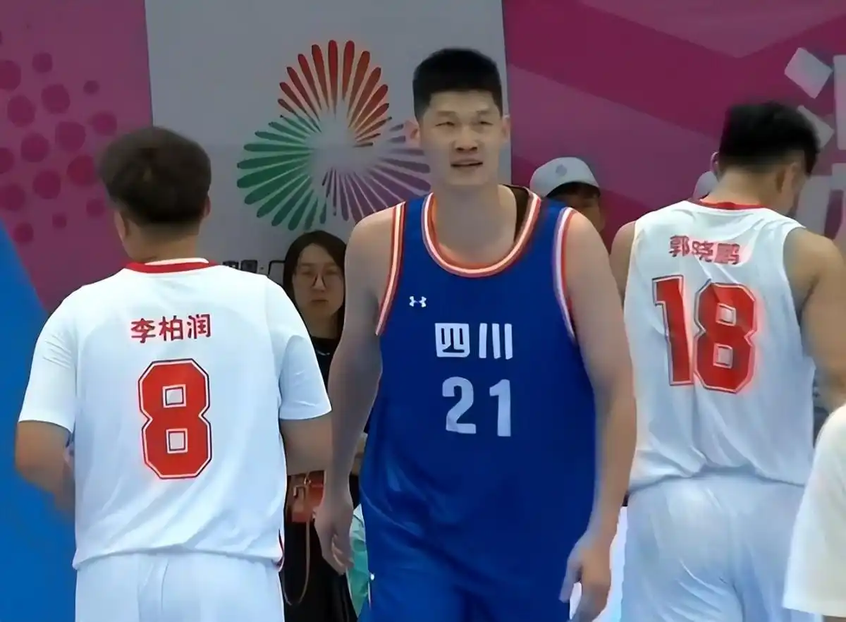 周琦领衔四川男篮实力分析_组图:四川全运男篮大胜湖北 周琦内线进攻_四川男篮全运会冠军