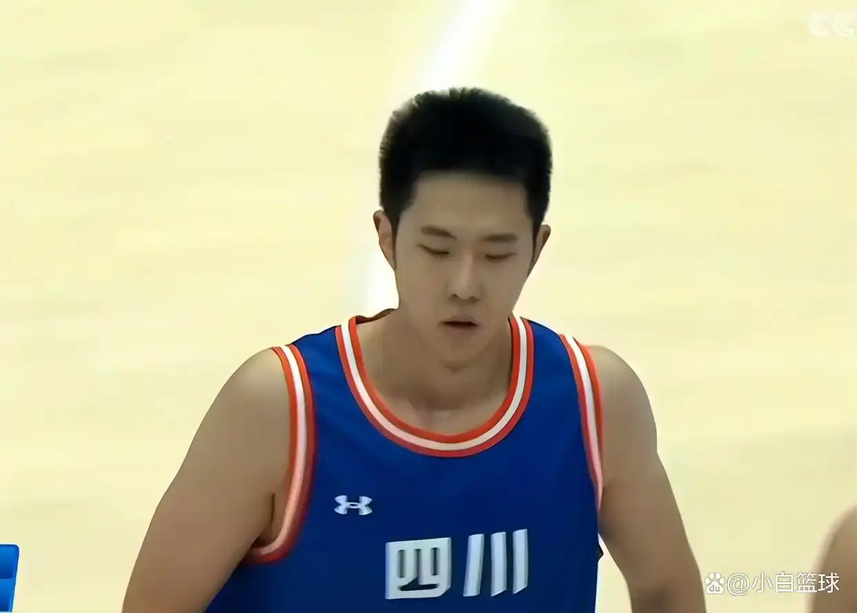全运会男篮成年组四川队大胜湖北队_周琦替补表现亮眼_组图:四川全运男篮大胜湖北 周琦内线进攻