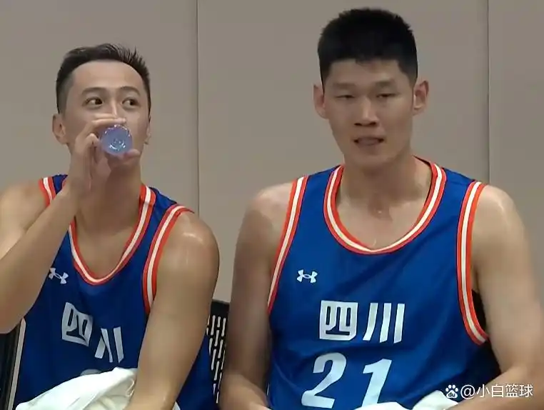 全运会男篮成年组四川队大胜湖北队_组图:四川全运男篮大胜湖北 周琦内线进攻_周琦替补表现亮眼