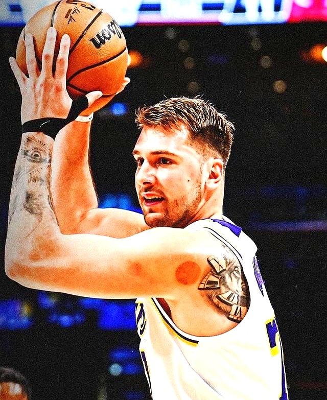 海斯表现_热火22连胜_湖人节奏控制