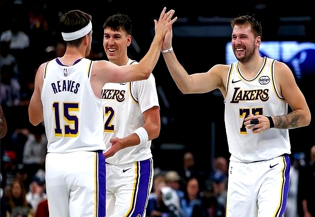 海斯表现_湖人节奏控制_热火22连胜