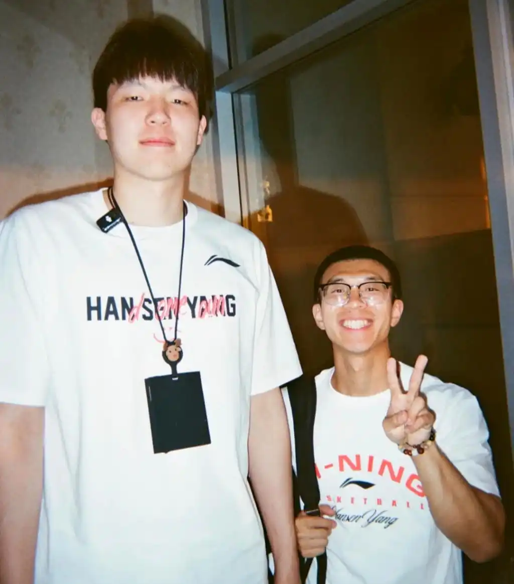 刘禹铖辟谣进入教练组:杨瀚森英语在进步,努力不应被否定