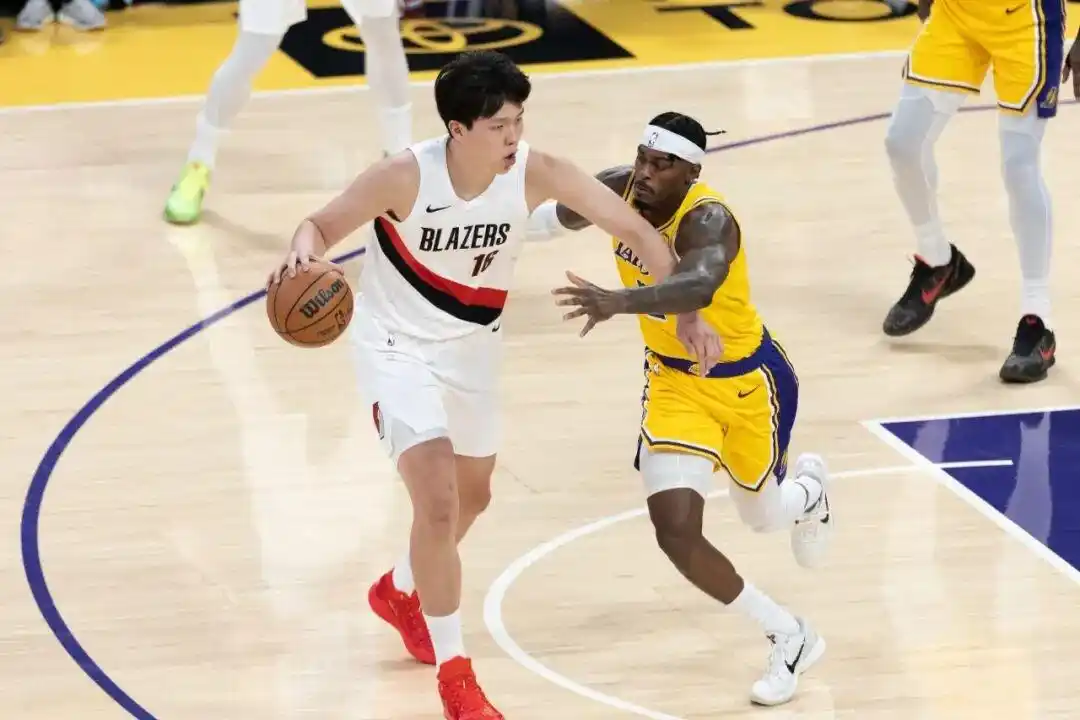 杨瀚森开拓者教练组成员刘禹铖_杨瀚森翻译进入开拓者教练组_曝杨瀚森的翻译刘禹铖 已进入开拓者教练组