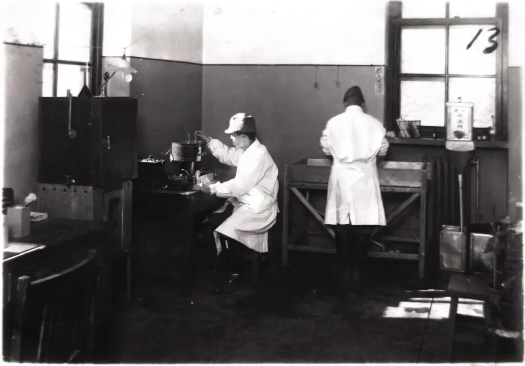 15岁高中生捐赠南京大屠杀日军罪证_侵华日军南京大屠杀遇难同胞纪念馆文物史料_南京大屠杀文物史料捐赠