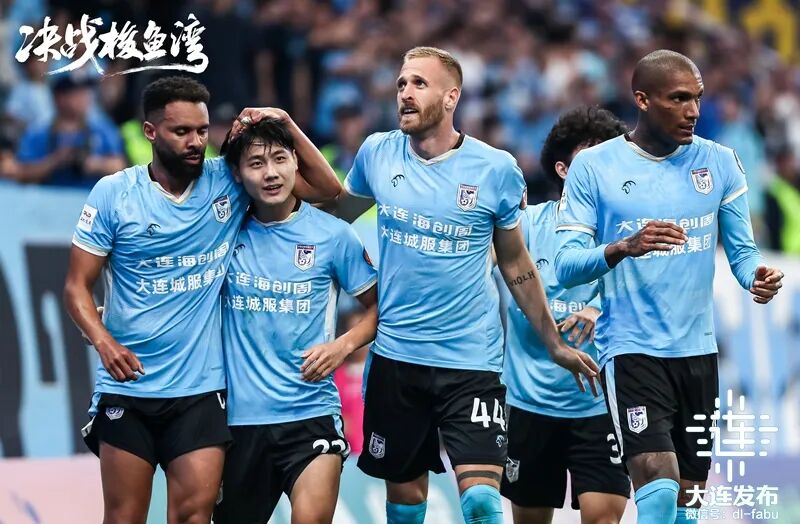 决战梭鱼湾 爱奇艺纪录频道 首部足球纪录电影_全网首发,足球纪录电影《决战梭鱼湾》明日12:00登陆爱奇艺