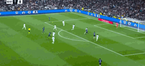 皇马塞尔塔比赛回顾及积分榜影响_皇马近5场西甲1胜3平1负丢9分 从领先巴萨5分到落后4分_皇马主场0比2不敌塞尔塔 落后巴萨4分 米利唐受伤 裁判罚下两人 西甲第15轮赛果分析