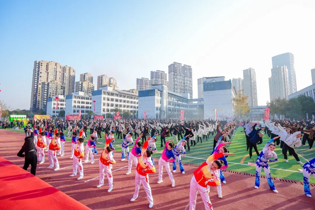 红谷滩区第四届机关职工运动会_红谷滩区职工运动会项目_职工趣味运动会新闻稿