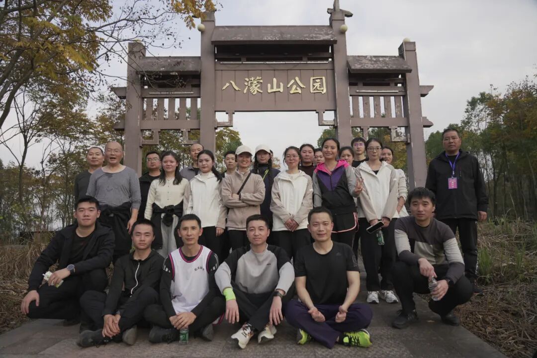 职工趣味运动会新闻稿_渠县法院职工运动会_干警团队精神