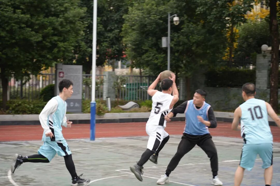 干警团队精神_渠县法院职工运动会_职工趣味运动会新闻稿