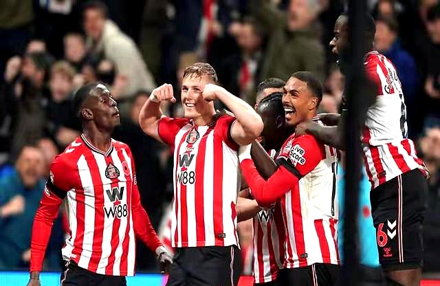 英超争冠分析_阿森纳补时失分_阿森纳对曼联球票价格