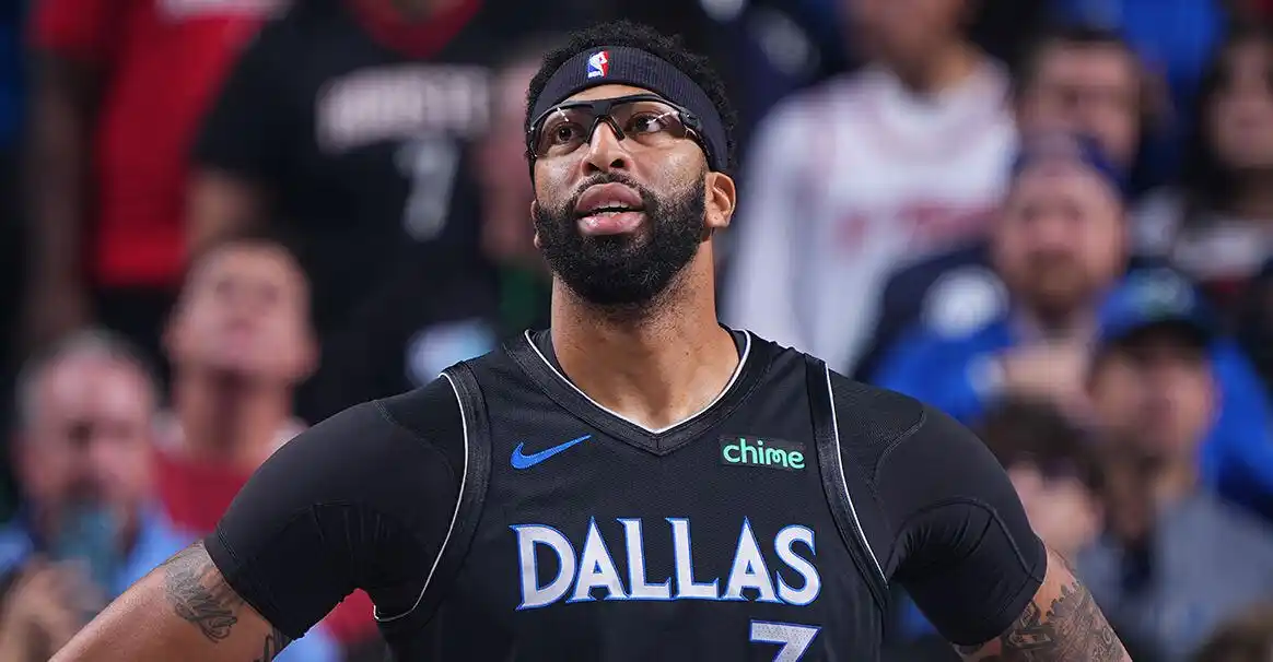 Shams:活塞&老鹰&猛龙预计将在交易中追逐浓眉