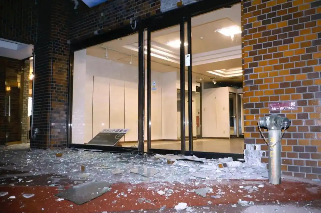 日本气象厅预估未来一周内或发生9级地震,在2011年大地震震源域以北海域;日本内阁府呼吁民众启动“特别备灾模式”