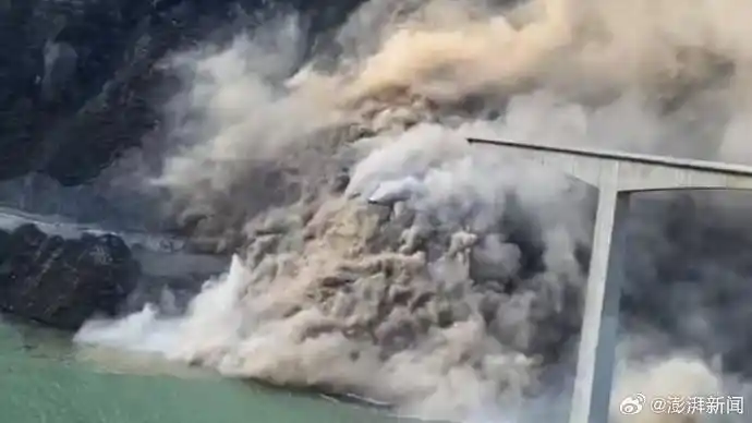 四川阿坝州红旗特大桥垮塌_国道317线马尔康市红旗桥坍塌事件_四川阿坝红旗特大桥发生垮塌