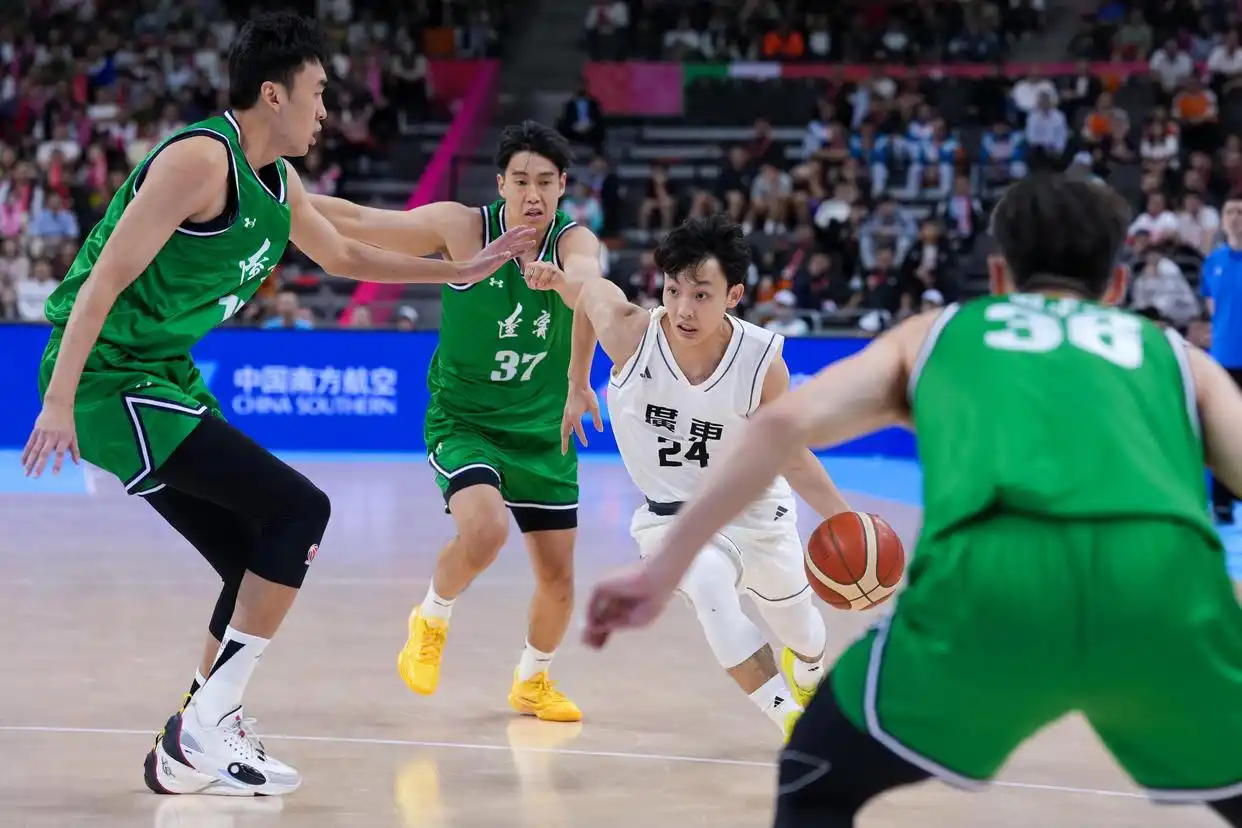 全运男篮-四川负浙江无缘决赛 胡金秋遭包夹_全国运动会篮球男子成年组半决赛 浙江队爆冷战胜四川队 广东队击败辽宁队