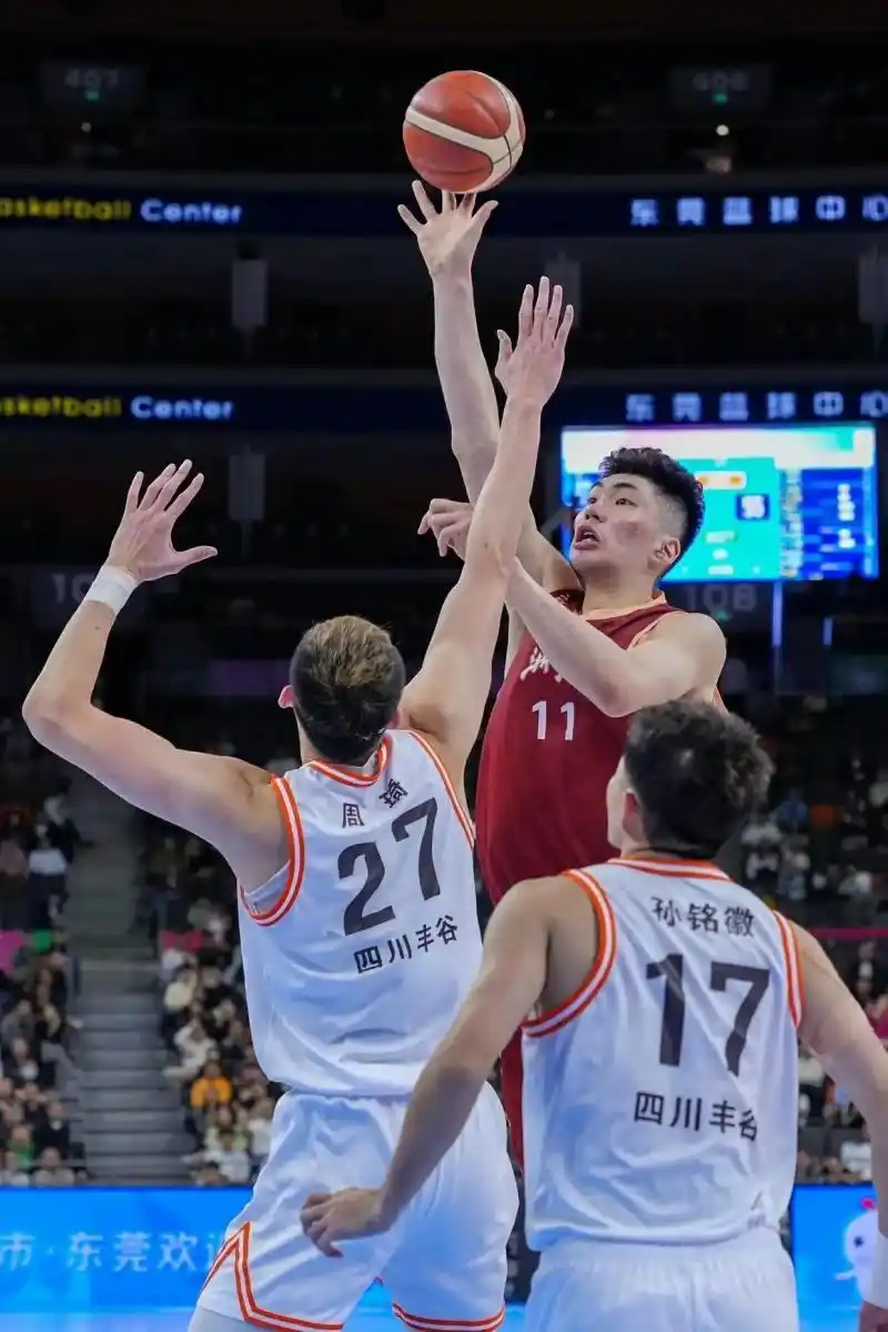 全运会:余嘉豪启程前往西班牙 缺席男篮决赛