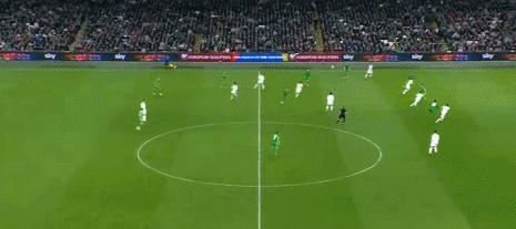 40岁C罗国家队生涯首次染红 肘击致直红罚下