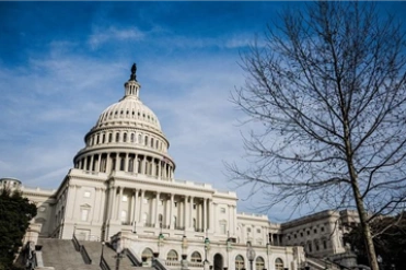 日本多方批评高市早苗言行：极其愚蠢_美国芝加哥抗议者与执法人员激烈冲突_日本高市早苗涉华错误言行