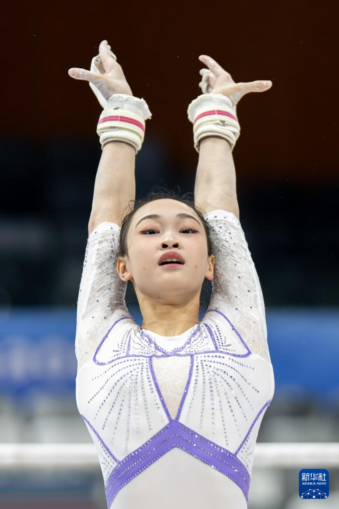 全运会｜体操：邱祺缘“磨难”中夺冠 广西队揽一金一银_第十五届全国运动会女子高低杠决赛 邱祺缘夺冠 肇庆体操比赛