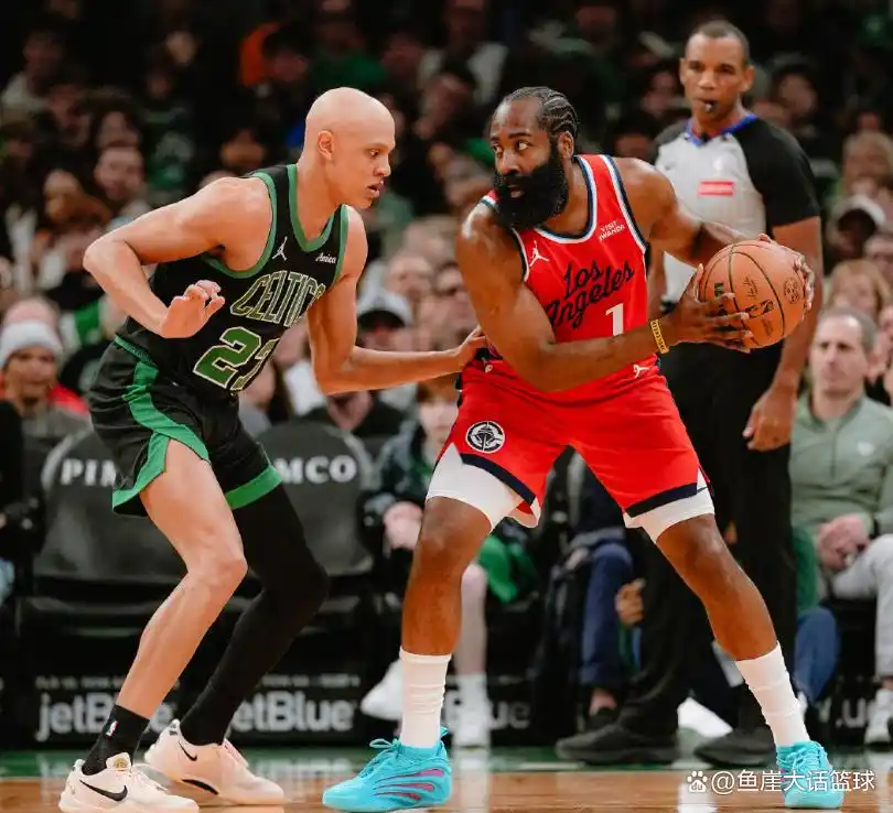 快船无缘24分逆转!布朗33+13,湖人旧将全队最低,哈登37+8难救主