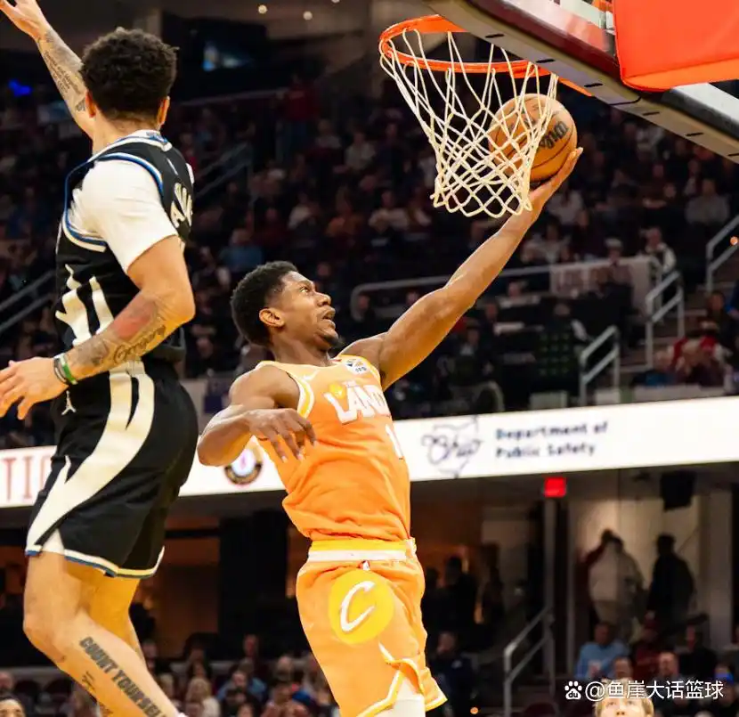 字母哥伤退米切尔37+5+7 梅里尔20分骑士力克雄鹿_骑士VS雄鹿比赛分析_骑士进攻效率防守效率