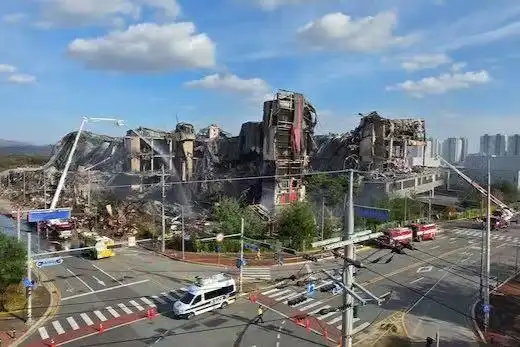 衣恋集团物流中心大火损失_韩国超大物流中心大火烧了60小时_韩国天安时尚物流中心火灾