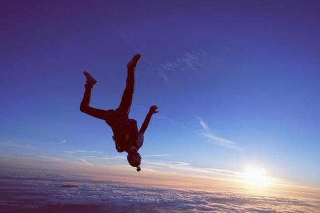 摄影师揭秘拍“人类坠入太阳”过程 凌日奇观背后的精准计算