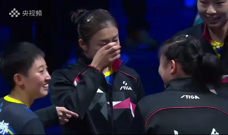 全运会乒乓球：陈梦得两分完美谢幕 山东3-2胜河北夺女团金牌_十五运会乒乓球女团决赛 山东女乒 vs 河北女乒 陈梦 范思琦