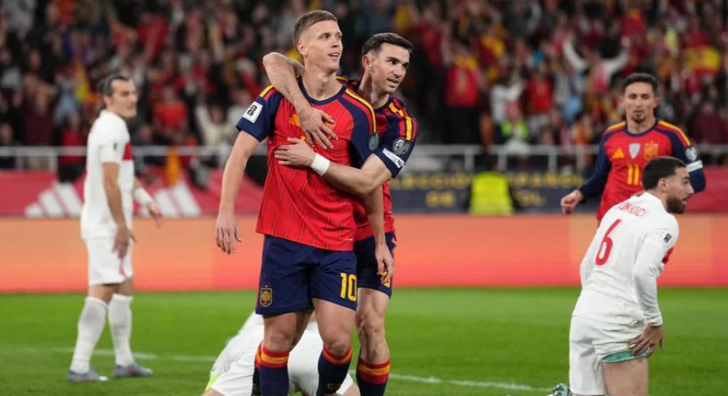 西班牙男足国家队_西班牙锁定小组头名世界杯_西班牙土耳其世预赛结果