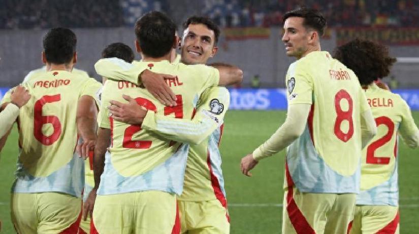 西班牙土耳其世预赛结果_西班牙锁定小组头名世界杯_西班牙男足国家队