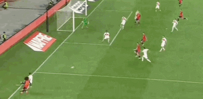 西班牙锁定小组头名世界杯_西班牙男足国家队_西班牙土耳其世预赛结果