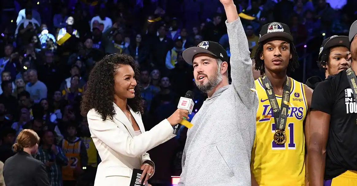 乔伊巴斯杰西巴斯被解雇原因_湖人解雇乔伊巴斯杰西巴斯_湖人解雇乔伊-巴斯和杰西-巴斯 正重组篮球运营部门