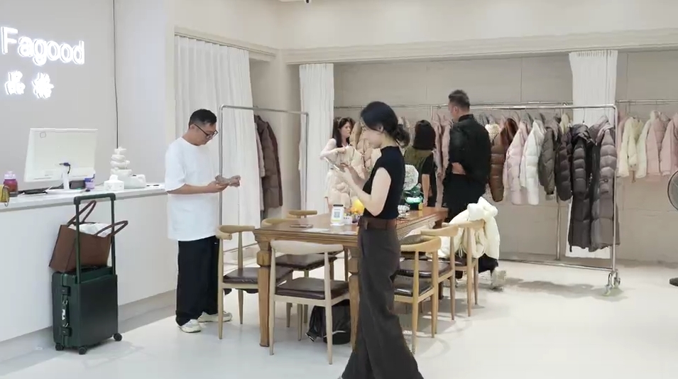 羽绒服质量分级白皮书_平湖羽绒服质量分级标准_女装店主不建议买300元以下羽绒服