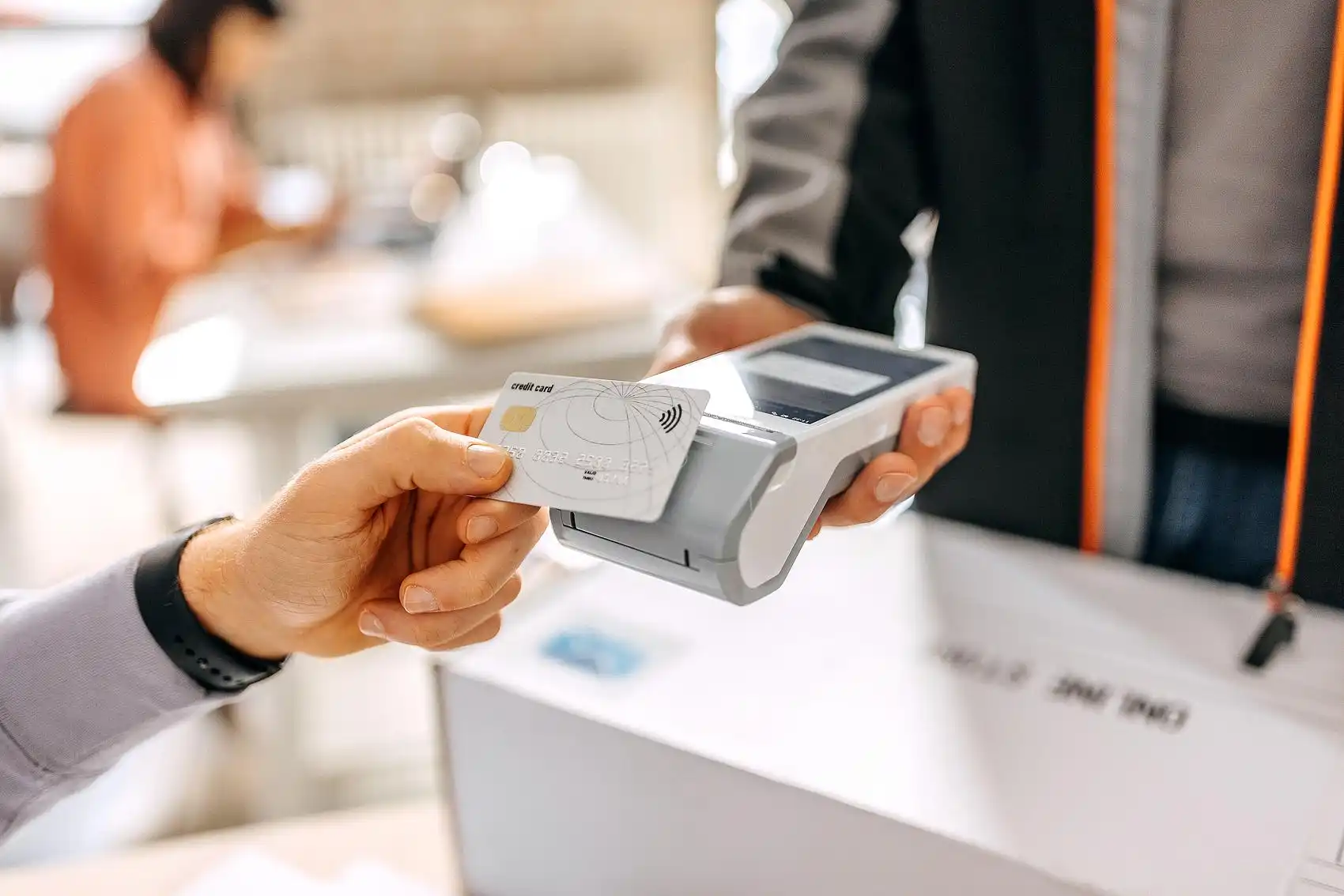 信用卡3年减少9000多万张 你还用吗_信用卡市场转型发展策略_信用卡行业规模收缩趋势