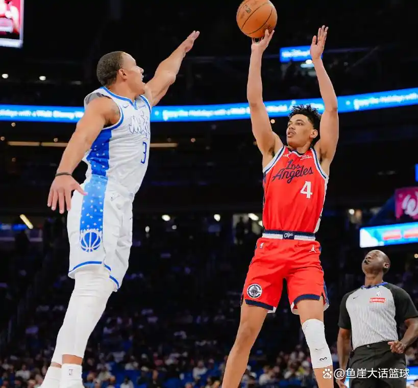 NBA魔术对阵快船_魔术主场击败快船129-101_哈登31+5+8祖巴茨14+19 快船不敌魔术遭遇三连败