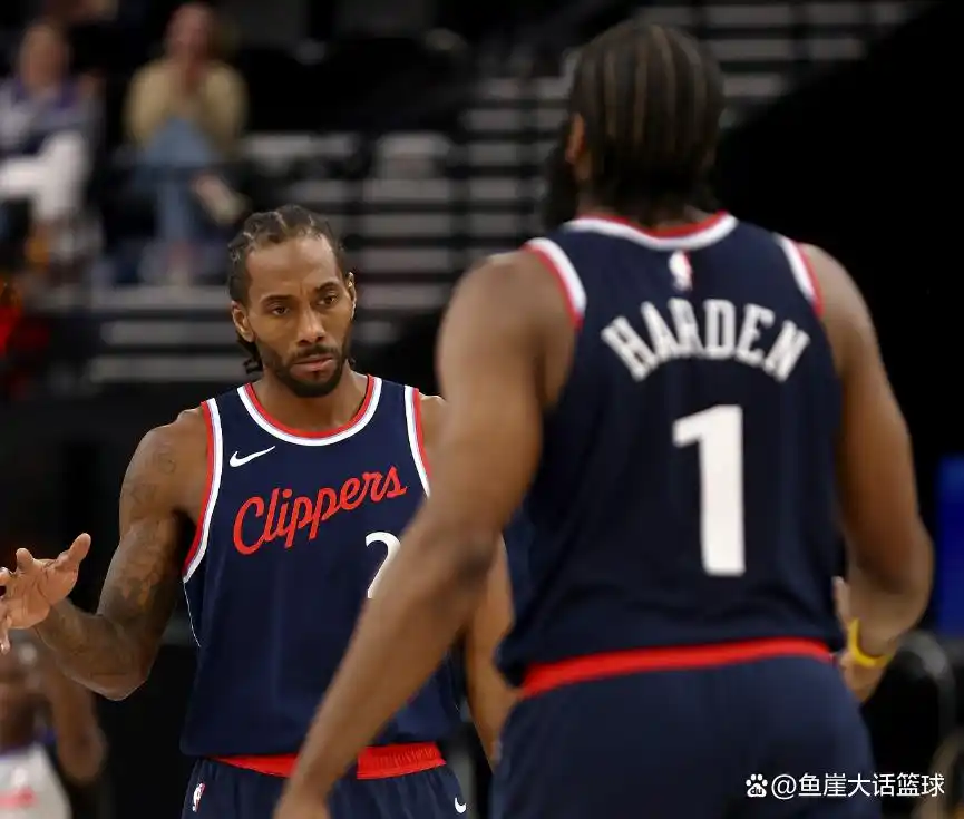 爵士对阵快船_哈登15+11伦纳德10分 快船大比分不敌爵士_快船休赛期引援分析