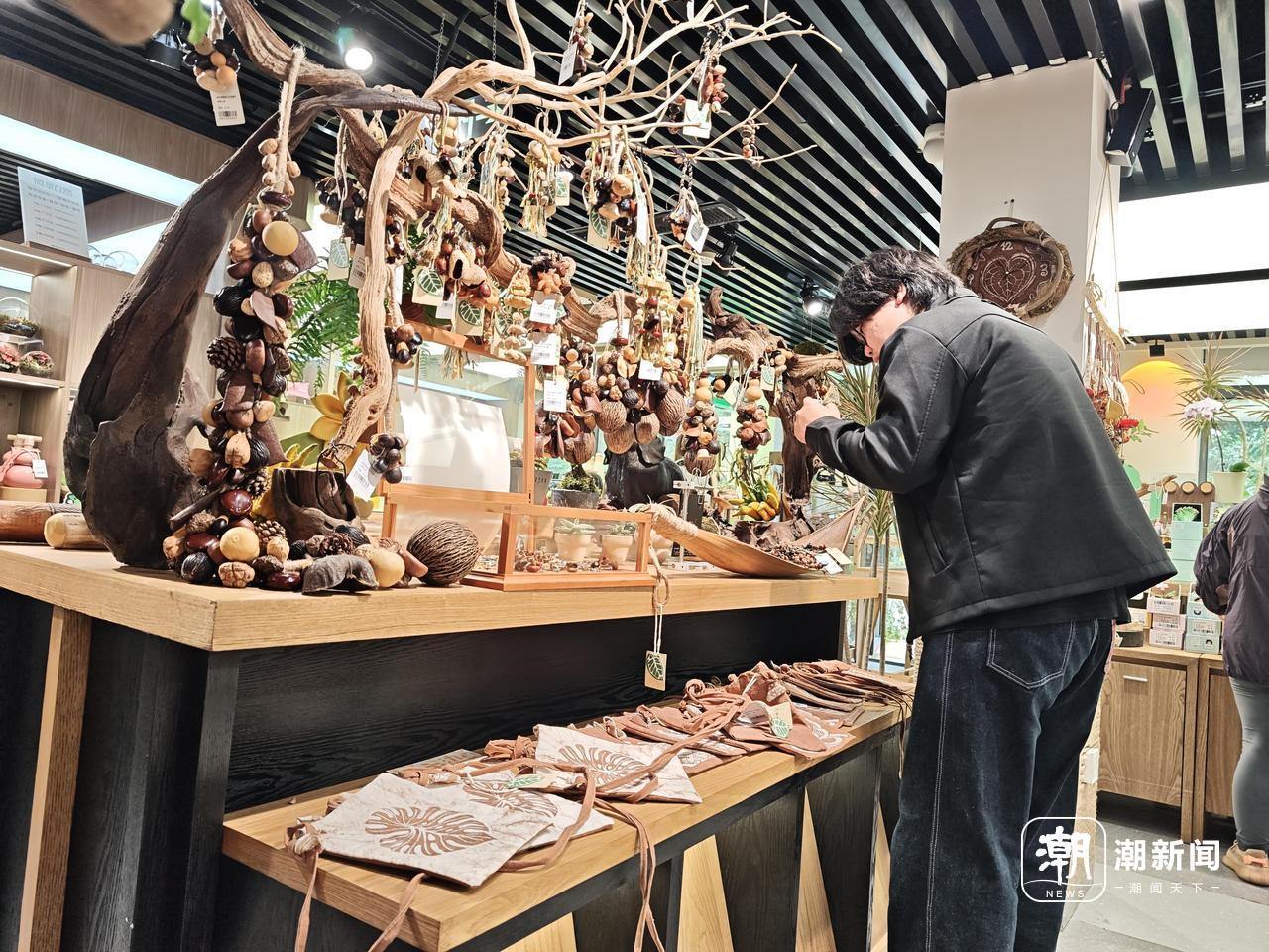 果壳摇铃火了,杭州植物园文创店人气爆棚!