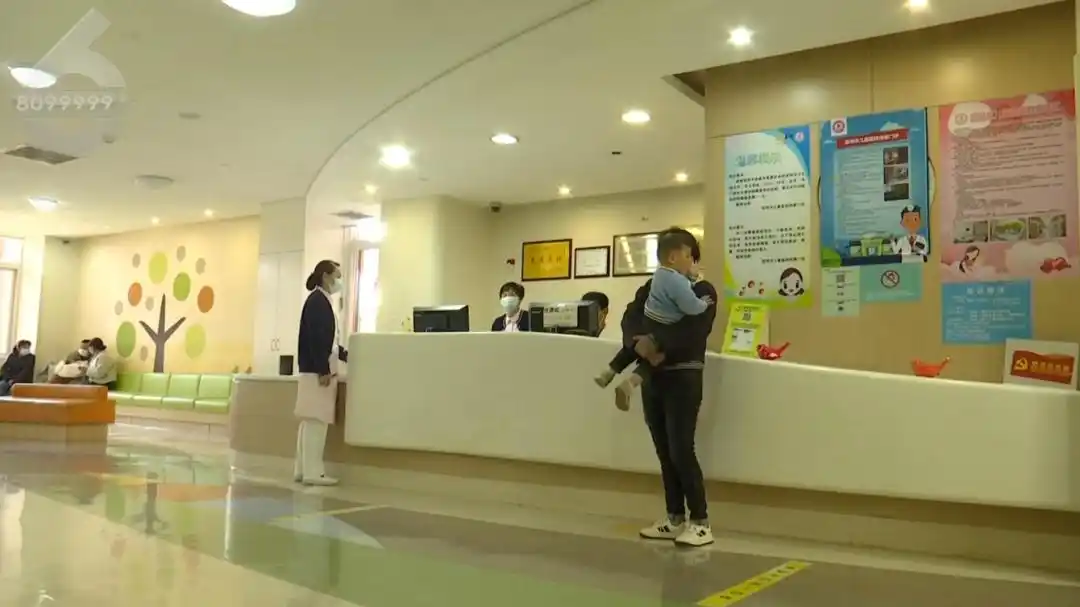 H3N2流感病毒活动特点_呼吸道合胞病毒婴幼儿感染症状_有班级因流感半数请假学生停课