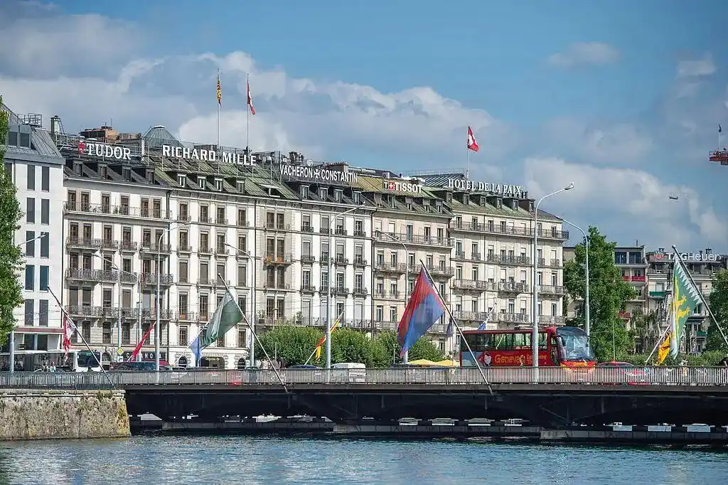 美乌将就“28点”新计划进行会谈,特朗普:泽连斯基必须同意,欧洲援乌立场内部分歧明显,多方发表联合声明